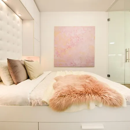 Apartamento Infinite Horizons - Modern Living In North Business District Bucarest Habitación foto