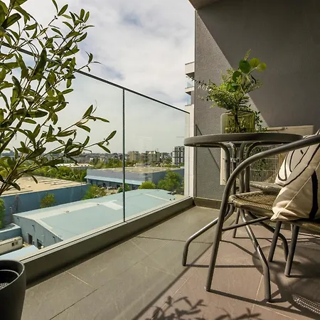 Apartamento Infinite Horizons - Modern Living In North Business District Bucarest Habitación foto