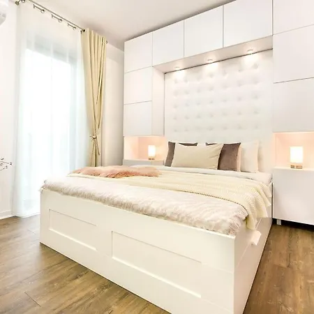 Apartamento Infinite Horizons - Modern Living In North Business District Bucarest Habitación foto