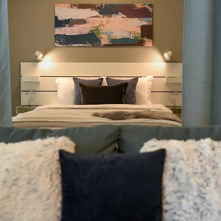 Apartamento Infinite Horizons - Modern Living In North Business District Bucarest Habitación foto