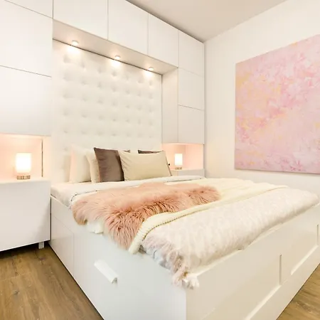 Apartamento Infinite Horizons - Modern Living In North Business District Bucarest Habitación foto