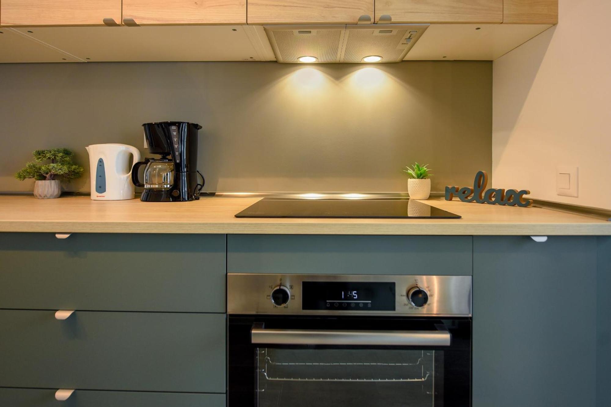 Infinite Horizons - Modern Living In North Business District Apartment